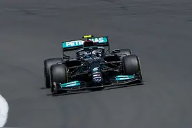 熟悉的配方，梅奔红牛包揽首日练习赛头名图片