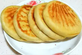 白菜馅饼的好吃做法，不用发面，外酥里嫩，放凉后也不会发硬图片