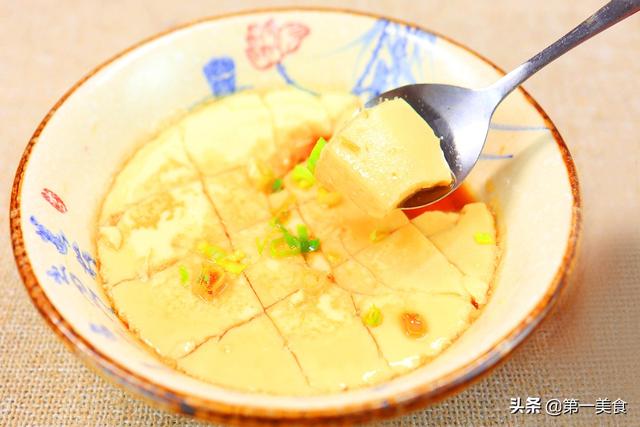 做布丁的方法简单又好吃（三个鸡蛋一杯牛奶）