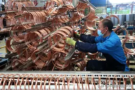 江苏连云港：新能源绿色无氟太阳能热水器 热销海外图片