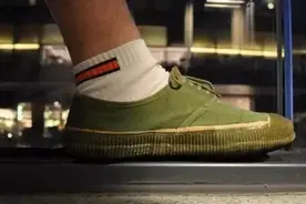 百年国货崛起，帆布鞋穿出“踩屎感”，用百元价格，重现工匠精神图片