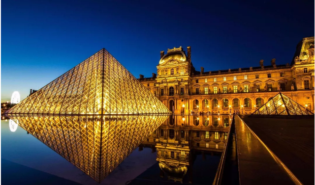贝聿铭卢浮宫金字塔为啥是三角形(贝聿铭的卢浮宫金字塔)