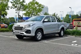 国内皮卡界的街车：江铃宝典，8.68万带2.5T动力真的强图片