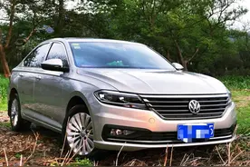 我的朗逸plus1.4T越看越喜欢 打蜡后闪闪发光图片