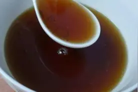 如何养绿萝叶片绿得冒油？废油、啤酒全用上，不再羡慕别人家图片