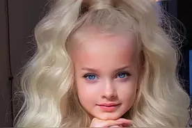 芭比娃娃小时候的真人版，太美了，人间小芭比图片