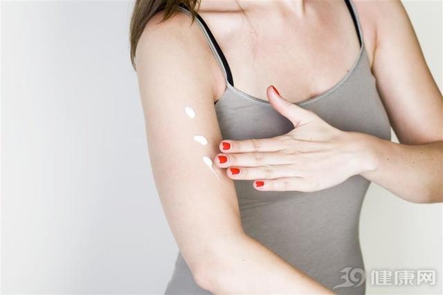 抹身体乳对牛皮癣