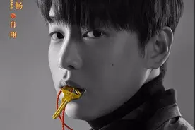 彭昱畅沐浴之王秀腹肌，旁边少女看呆了，网友：要流口水了图片
