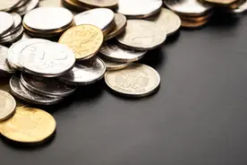 上半年利润暴涨495%！10亿支付宝用户，到底是谁在买蚂蚁基金？图片