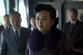 伪装者：大姐气场全开，将汪曼春震得不敢反驳一句，全场人看懵了视频封面