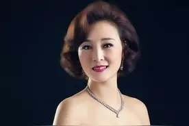 “用光明暗法”使他的油画呈现出舞台化戏剧化效果图片