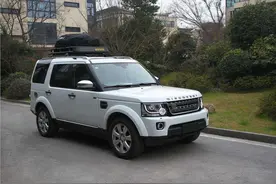 为什么SUV的车顶都有两根竖杠，而轿车没有？视频封面