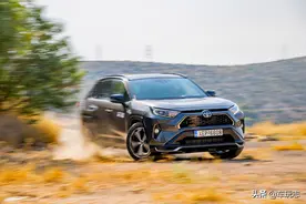 试驾顶级2021款丰田RAV4插电式混合动力版图片