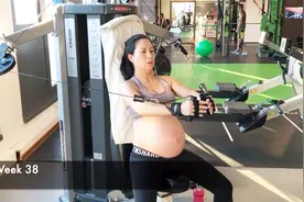 整个孕期坚持大运动量健身的孕妈妈，这身材保持的真是超级棒！视频封面