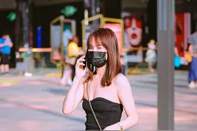 街拍：潮流美女，靓丽的时尚穿搭，尽显随性不羁的夏日风情图片