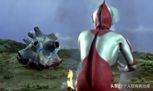 平平无奇的初代奥特曼，现在看来竟全是BUG！他究竟有什么能力？