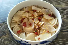 腌糖醋萝卜时，直接腌就外行了，多加1个步骤，萝卜更脆更好吃图片