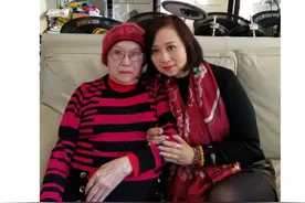 李香琴头七谭炳文女儿点灯哀悼，两人传绯闻30年原来是纯情故事图片