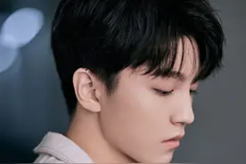 娱巴讲八卦：龚俊，王俊凯，易烊千玺，黄奕，吴宣仪，新孩子图片