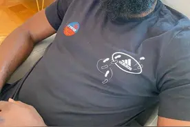 哈登近照曝光！换成杜兰特式发型，斜躺凸显大肚腩，衣服也遮不住图片