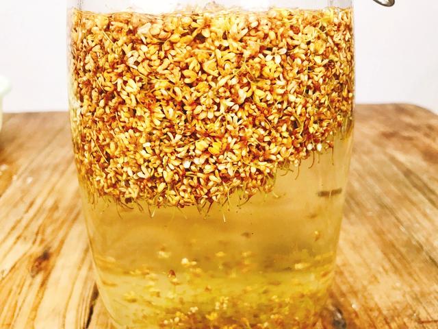 踩着秋天的尾巴,在家自制桂花酒,营养美味,好看又好喝