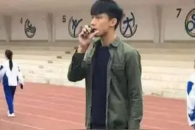 当初因“长太帅”走红的90后体育老师，被全校女生追求，现状如何图片