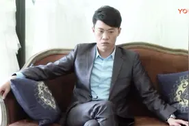 老婆试穿婚纱让老公看，结果老公却在那发愣想着别的女孩视频封面