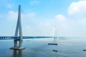 “全球第一跨”抗大风吗？会涡振吗？沪苏通大桥设计者为你揭秘图片