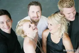 国外合唱团演唱无伴奏版《弯弯的月亮》，和声太赞了图片