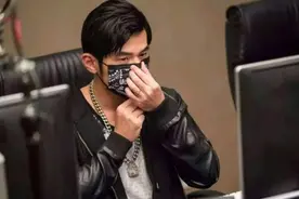 周董耗费1800万开的“顶级网吧”，包间300元1小时，如今生意如何图片