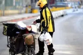 因被投诉，重庆外卖员跳桥自杀，吴克群：可以的话对他们好点图片