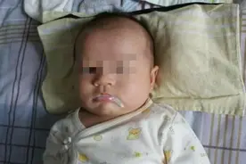 3个月宝宝吃完奶就睡，妈妈安心打麻将，回来时发现孩子没了呼吸图片