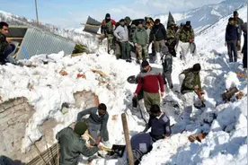 印度向中印边境增兵后，雪崩地震接踵而来，专家：还有更大的挑战图片