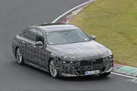 改完鼻孔改眼睛？下一代宝马7系真容渐露图片