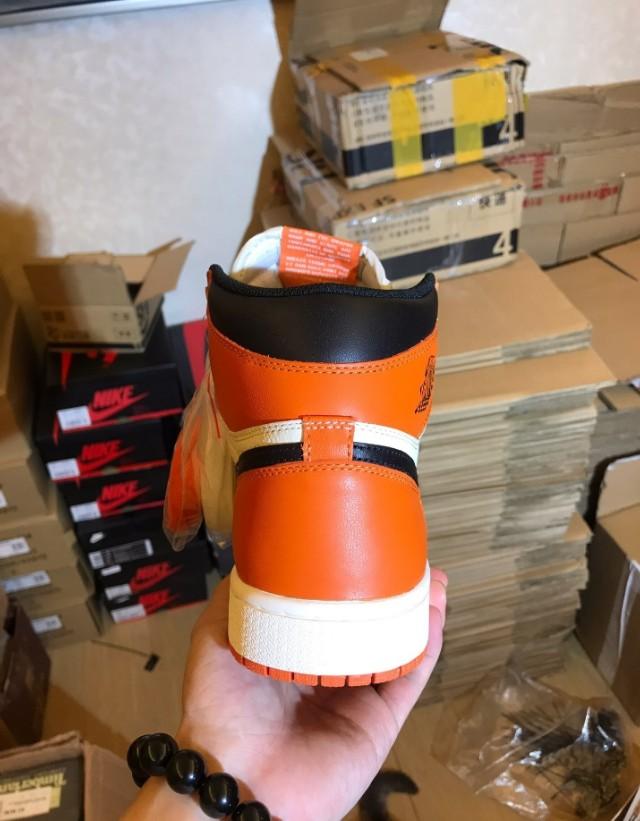 如何判断AJ1真假