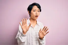 日语中「敲斗（ちょっと）」的全部涵义及"等一下"的正确说法图片