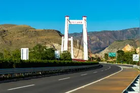 你见过这样的“涛源金沙江大桥”吗？图片