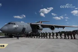 3支陆军特战部队连续解锁“运-20伞降”空陆联合伞降意义重大图片