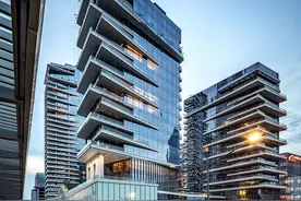 李湘住恒裕滨城，刘涛住润府，萧敬腾深圳湾一号，门口蹲点？图片