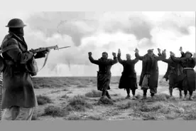 因投降被拒，意大利士兵玩命血战英军证明自己，杀得英军仓皇逃命图片