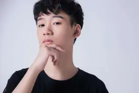为了打职业17岁晚玉，得妈妈支持割断手掌神经，成不求人最佳搭档图片