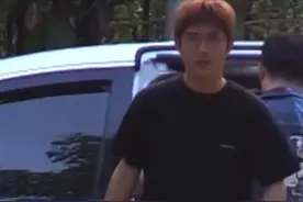 刘昊然染非主流黄毛，身材发福被嘲像熊，反差太大，粉丝称认不出图片