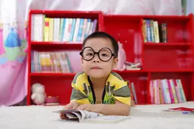 爱眼日 | 小朋友的视力达到什么水平才能“达标”？什么情况下，小朋友需要配眼镜？图片