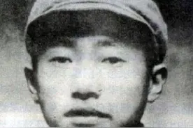 他是韶山冲人，首位独臂将军，亲历三个方面军长征，后为开国上将图片