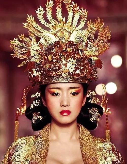 《满城尽带黄金甲》:菊花残其实是一个悲伤的故事