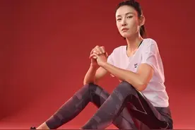 张蓝心双腿细长，帅气十足，女人如何瘦腿？图片