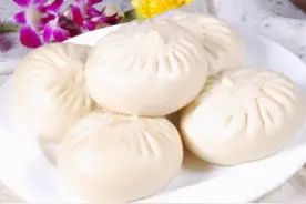 秋冬季，多给家人吃芹菜，鲜香脆嫩，营养丰盛，包成包子最好吃图片