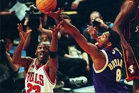 GIF：终究是人不是神，篮球之神乔丹生涯被帽合集图片