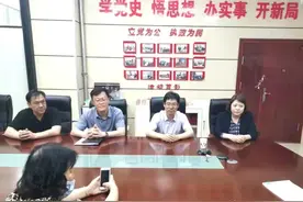 呼和浩特市委常委、纪委书记崔振武深入回民区调研信访化解工作图片