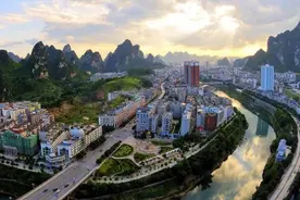 广西河池的金城江宜州两区，它们之间距离太远了，哪里才是中心呢图片